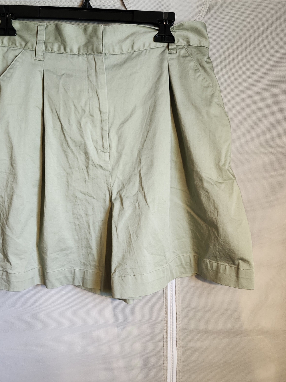 DANIELLE BERNSTEIN Light Sage Pleated Skort